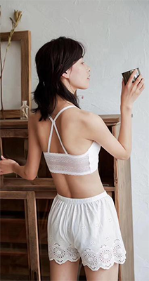 15路站牌内衣系列产品展示