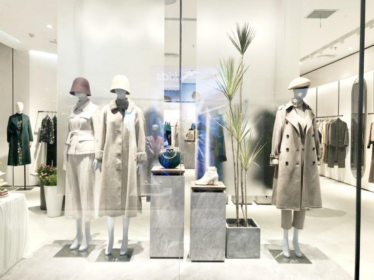 AM服装陈列展示滚动