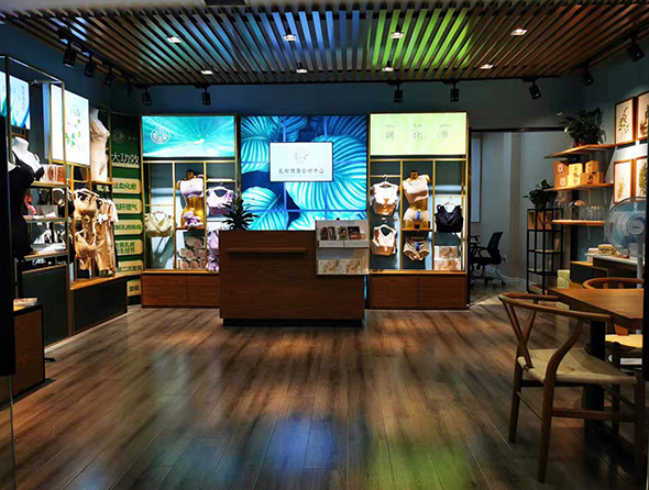 佰草极疏终端形象