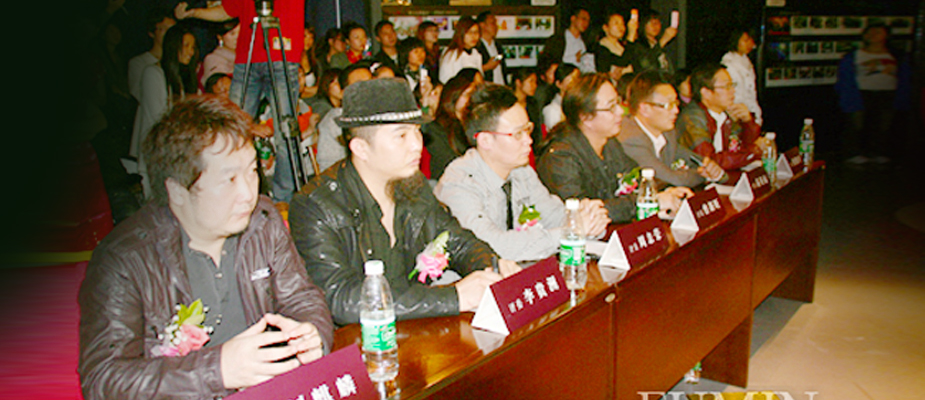 jacky zhou先生担任香港时装设计学院设计大赛评委