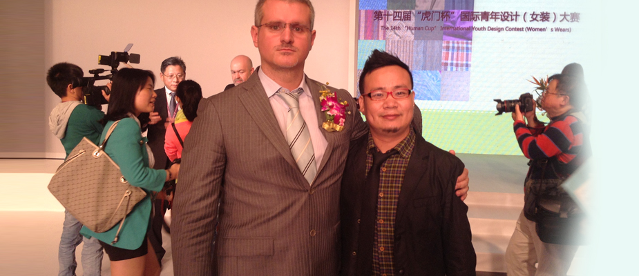 JACKY ZHOU先生与意大利理工大学设计学院院长助理佛朗茜斯科·加利先生合影