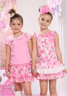 粉紅娜娜品牌童装加盟，国际童装加盟，时尚童装图片