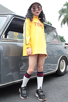 形仔童装产品图