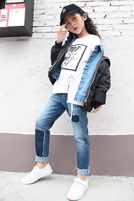 形仔童装产品图