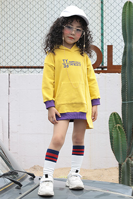 形仔童装产品图