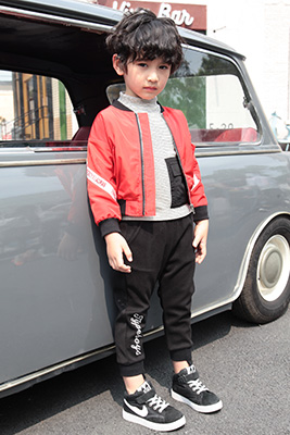 形仔童装产品图