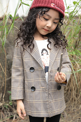 形仔童装产品图