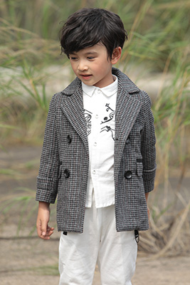 形仔童装产品图