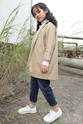 形仔童装产品图