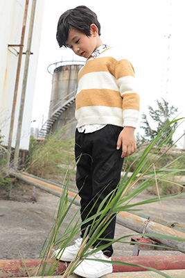 形仔童装产品图