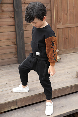 形仔童装产品图