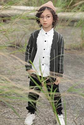 形仔童装产品图