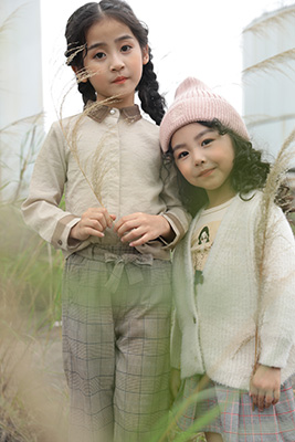 形仔童装产品图