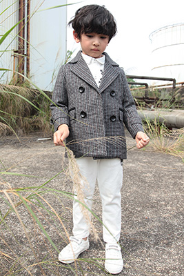 形仔童装产品图