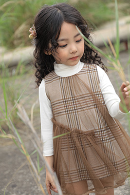 形仔童装产品图