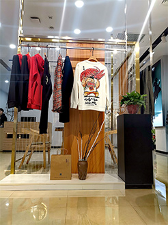 VOIR CHESS观译店铺滚动图