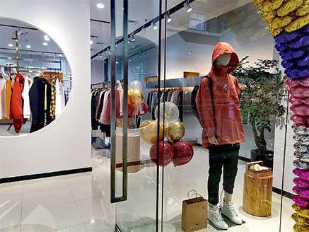 VOIR CHESS观译店铺滚动图