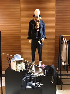 VOIR CHESS观译店铺滚动图