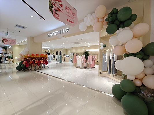 以文女装店铺图