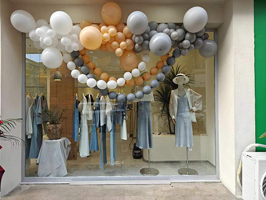 以文女装店铺图