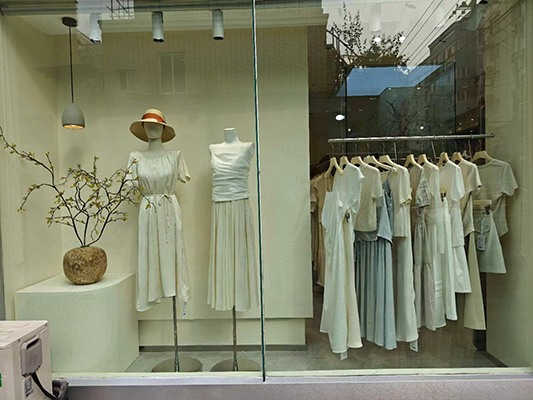 以文女装店铺图